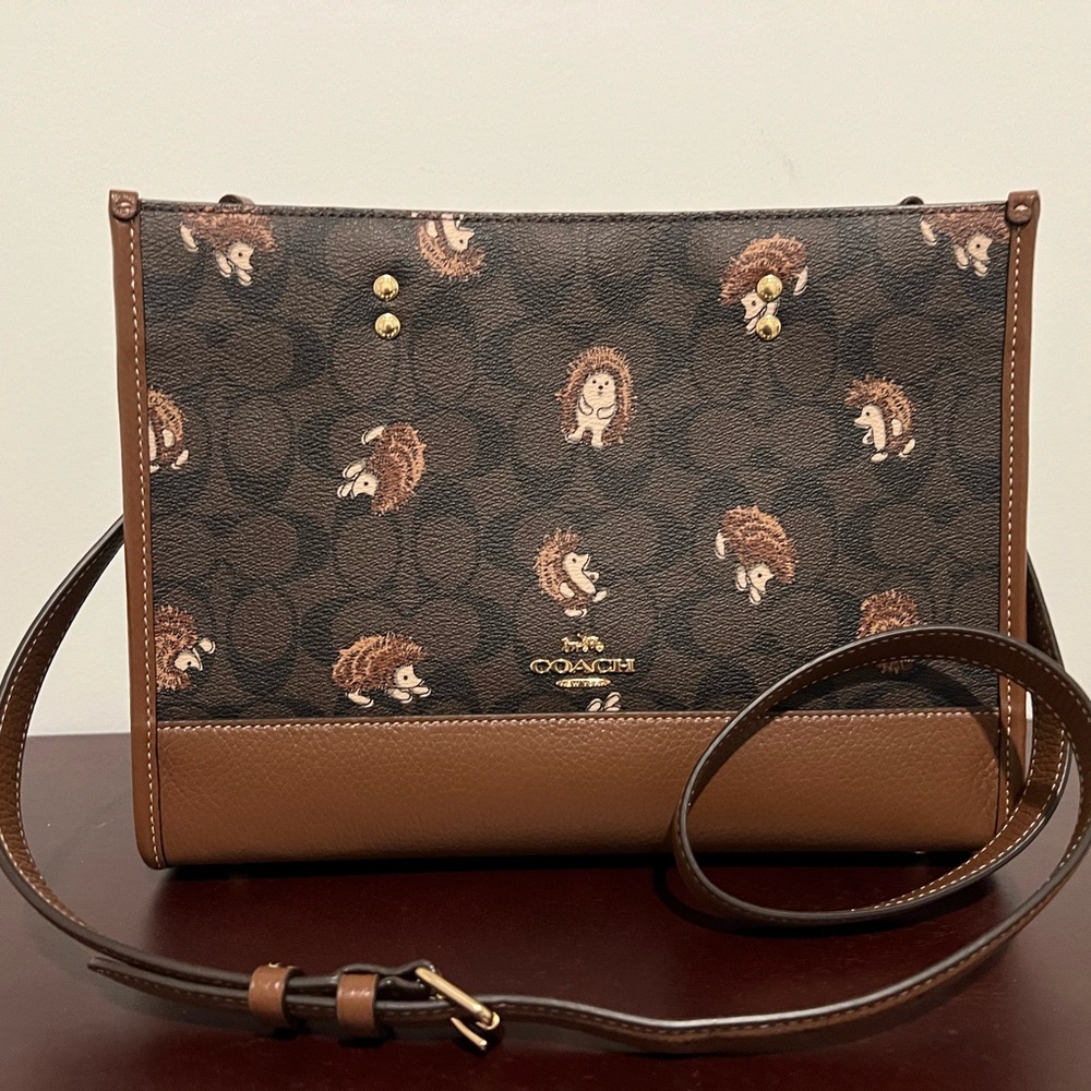 Coach Dempsey carry all tote in signature canvas hedgehog